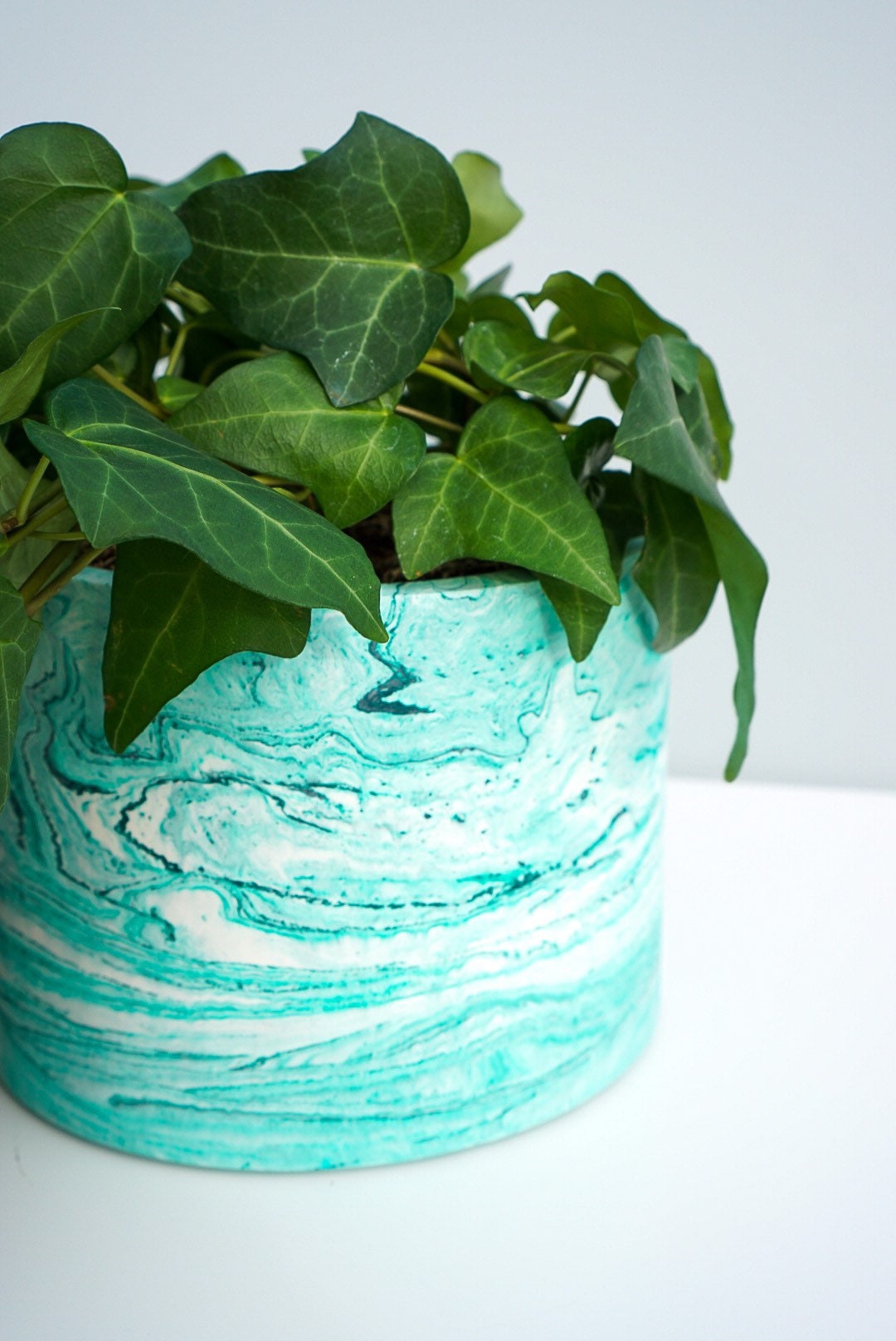 Handmade Jesmonite Green And White Marble Plant Pot Design